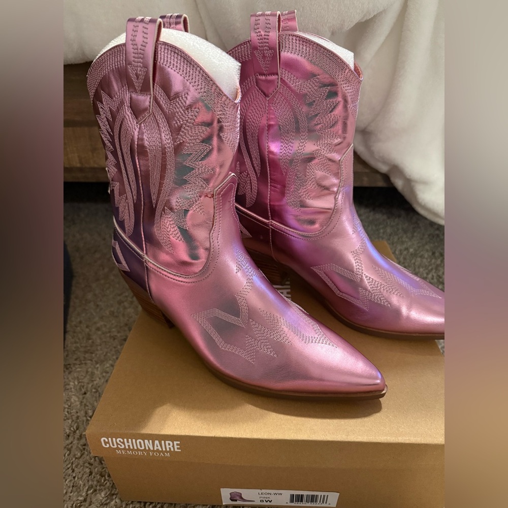 Cushionaire Women's Metallic Pink Ankle Boots